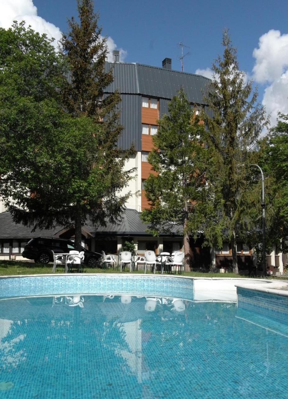 Hotel Or Blanc Espot Exteriör bild